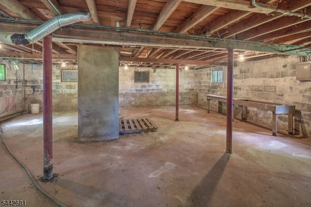 114 Amwell Rd, East Amwell Twp., NJ 08822