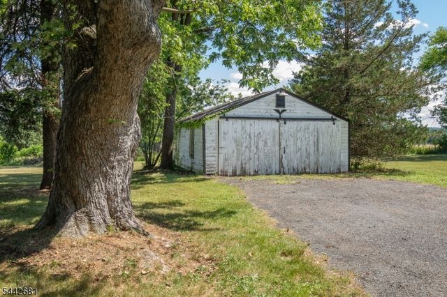 114 Amwell Rd, East Amwell Twp., NJ 08822