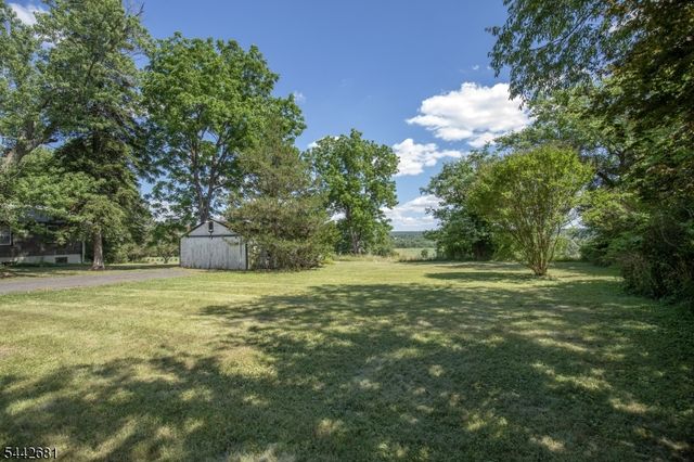 114 Amwell Rd, East Amwell Twp., NJ 08822
