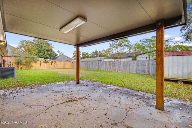 104 Polaris Drive, Lafayette, LA 70501