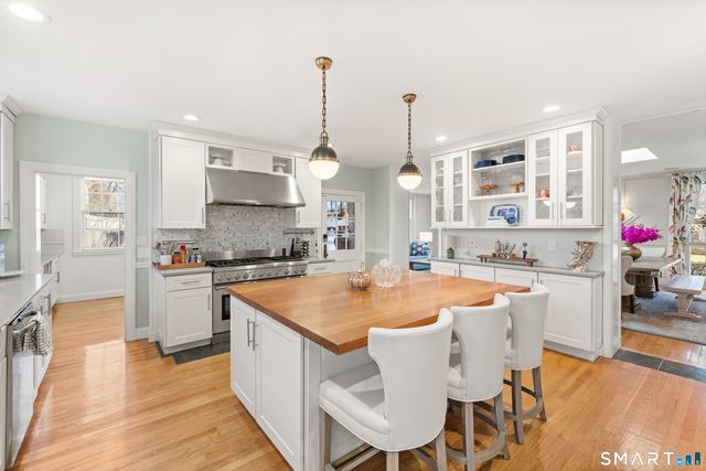 91 Algonquin Road, Fairfield, CT 06825