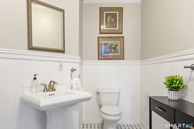 91 Algonquin Road, Fairfield, CT 06825