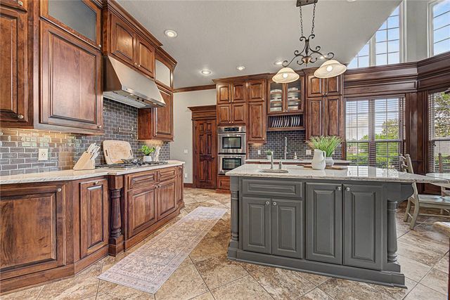 1816 S 27th Place, Rogers, AR 72758