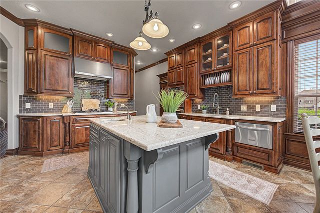 1816 S 27th Place, Rogers, AR 72758