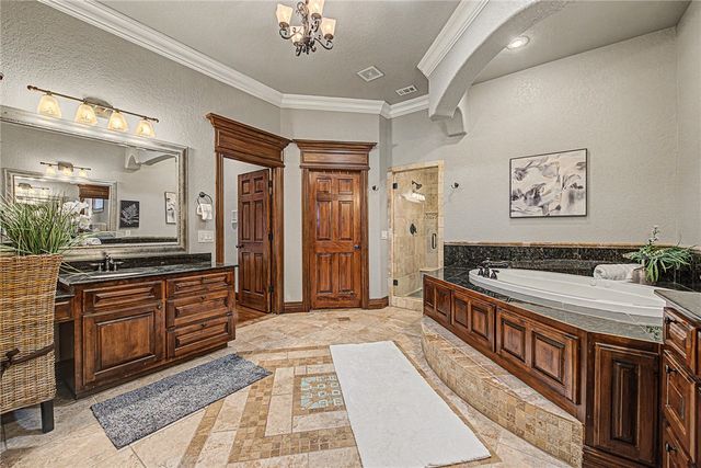 1816 S 27th Place, Rogers, AR 72758