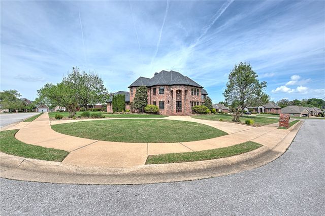 1816 S 27th Place, Rogers, AR 72758