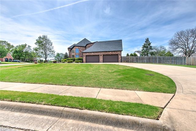 1816 S 27th Place, Rogers, AR 72758