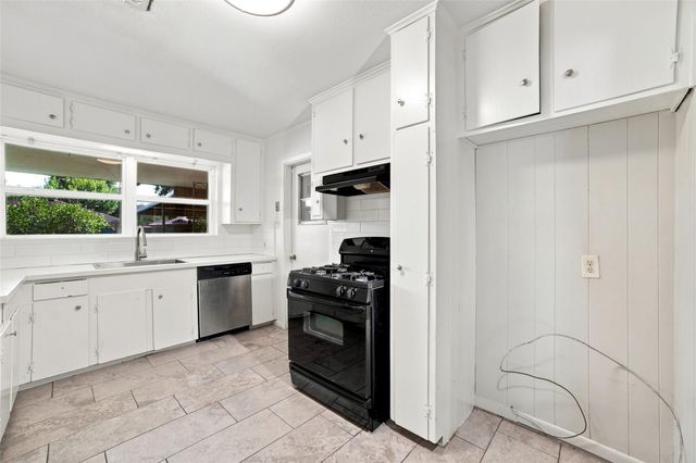 5719 Turtle Creek Road, Houston, TX 77017