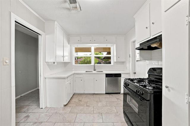 5719 Turtle Creek Road, Houston, TX 77017