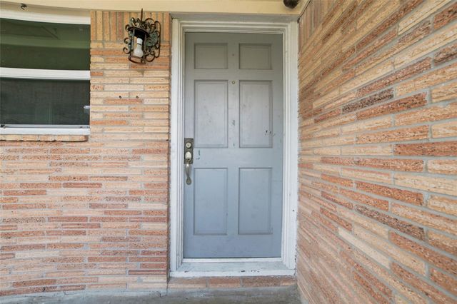 5719 Turtle Creek Road, Houston, TX 77017