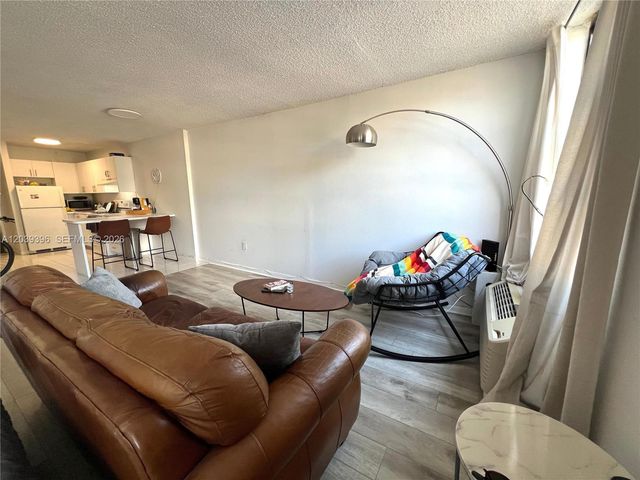 710 Washington Ave 319, Miami Beach, FL 33139