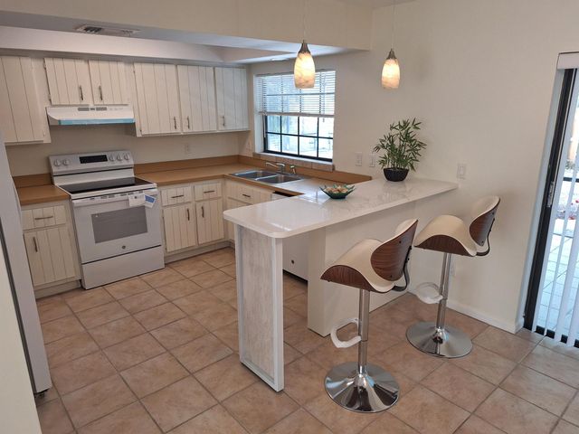 1365 19th Avenue SW, Vero Beach, FL 32962