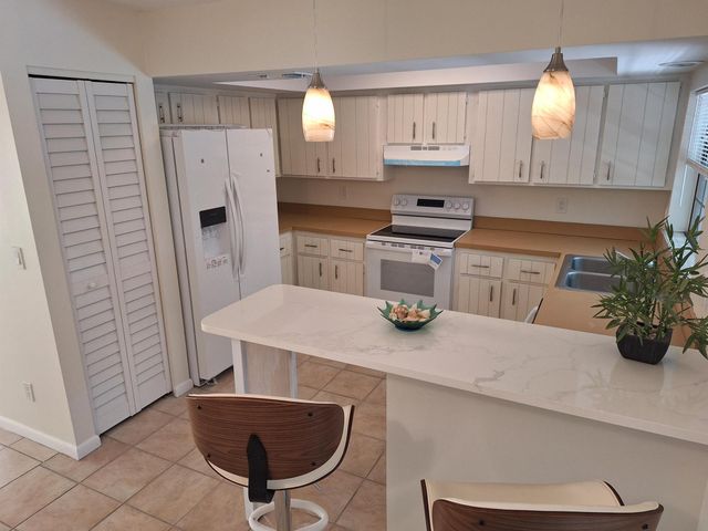 1365 19th Avenue SW, Vero Beach, FL 32962