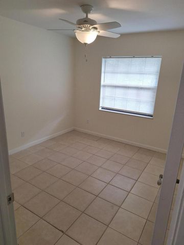 1365 19th Avenue SW, Vero Beach, FL 32962