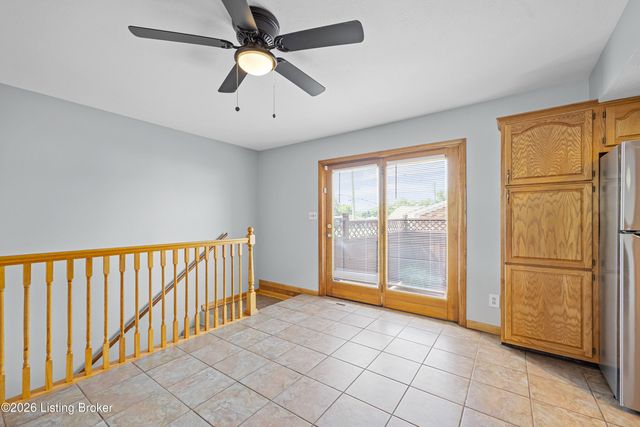 6908 Ledgerock Rd, Louisville, KY 40219
