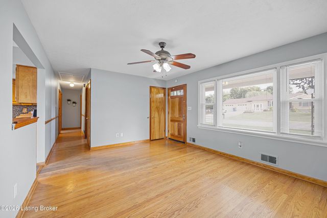 6908 Ledgerock Rd, Louisville, KY 40219