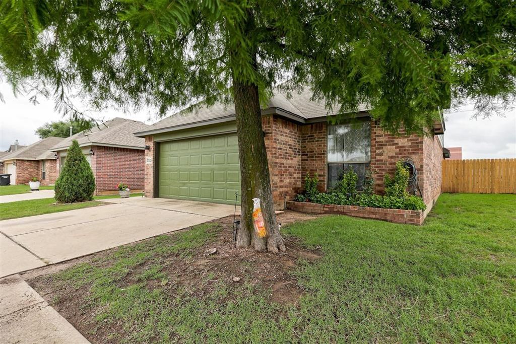 1312 SW 25th Street, Moore, OK 73170