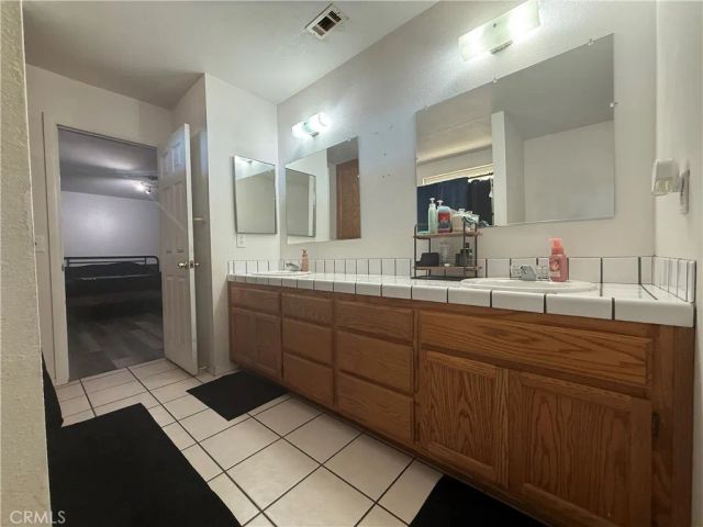 22665 Little Beaver, Apple Valley, CA 92308