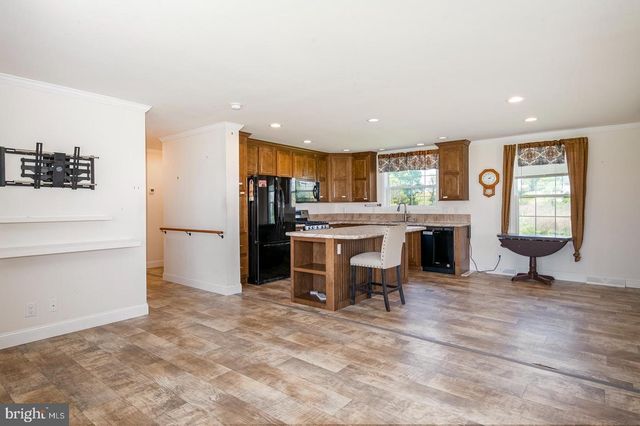 1360 SHOEY RD, Mohrsville, PA 19541