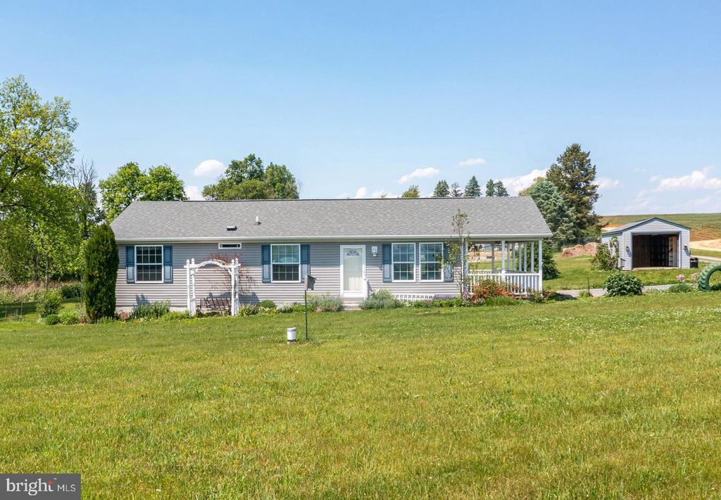 1360 SHOEY RD, Mohrsville, PA 19541