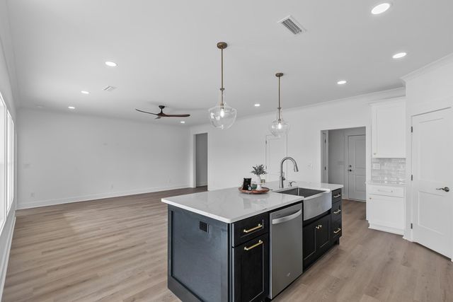 124 Oscar Godwin Road, Dothan, AL 36301