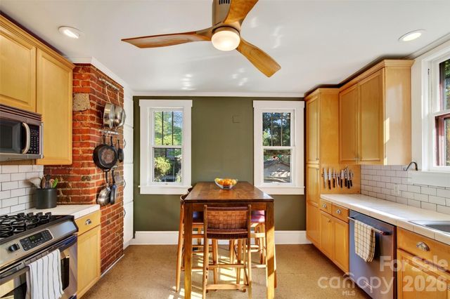 109 1st Street, Black Mountain, NC 28711