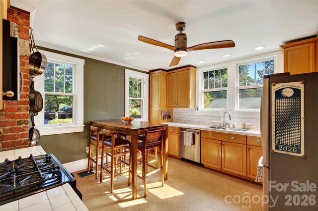 109 1st Street, Black Mountain, NC 28711
