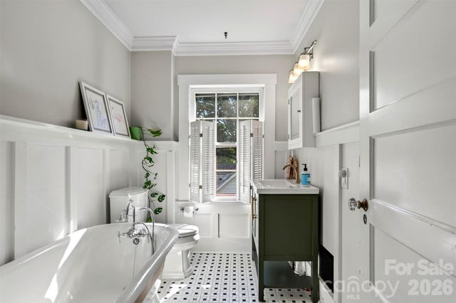 109 1st Street, Black Mountain, NC 28711