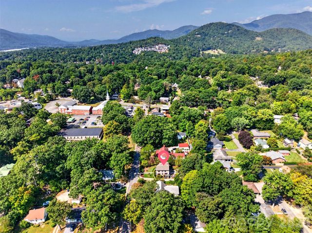 109 1st Street, Black Mountain, NC 28711