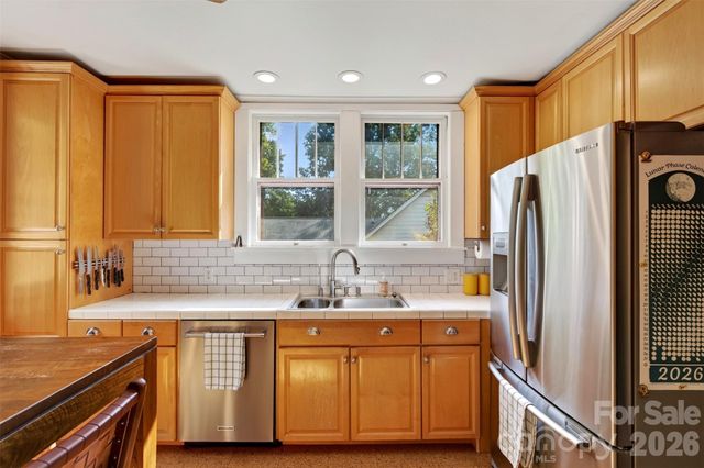 109 1st Street, Black Mountain, NC 28711