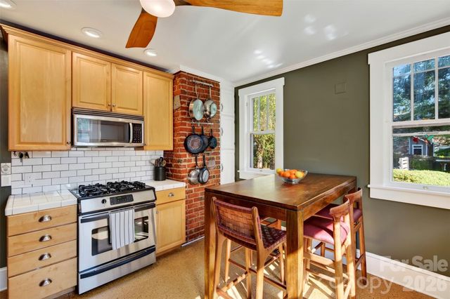 109 1st Street, Black Mountain, NC 28711
