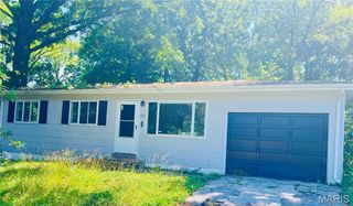 4002 Appleberry Lane, St Louis, MO 63121