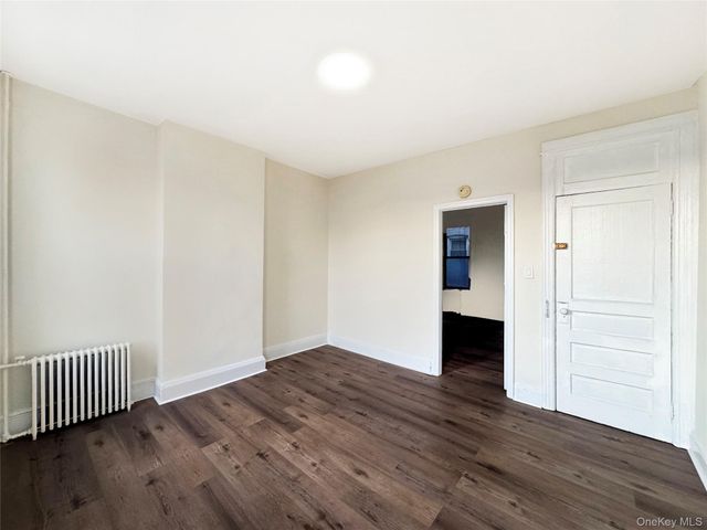 69-13 Central Avenue 2L, Glendale, NY 11385