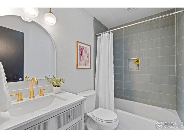 4342 Sunridge Dr, Loveland, CO 80538