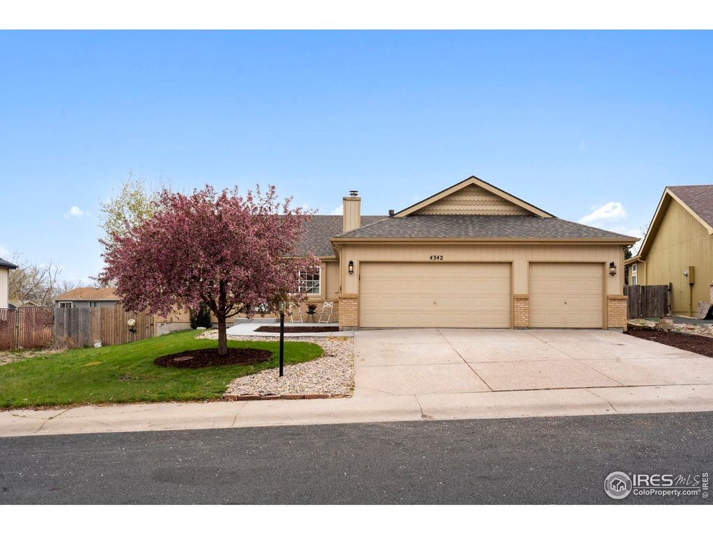 4342 Sunridge Dr, Loveland, CO 80538