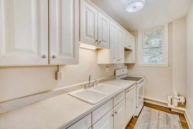 2615 Park Avenue B-2, Minneapolis, MN 55407