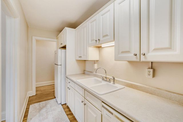 2615 Park Avenue B-2, Minneapolis, MN 55407