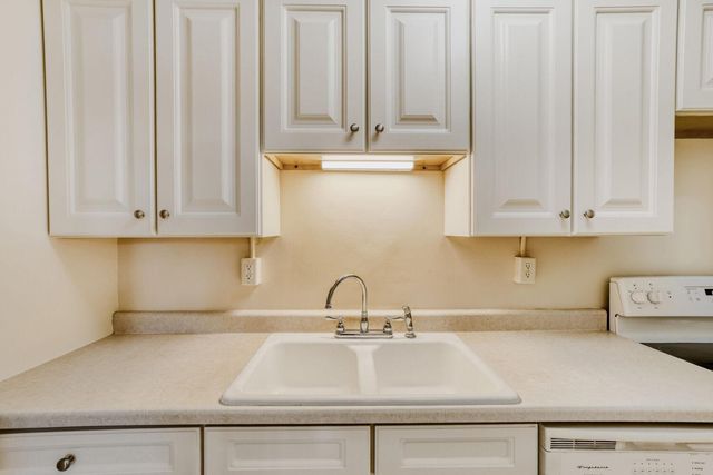 2615 Park Avenue B-2, Minneapolis, MN 55407