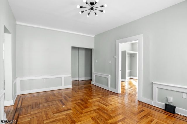 51 Schley St, Newark City, NJ 07112