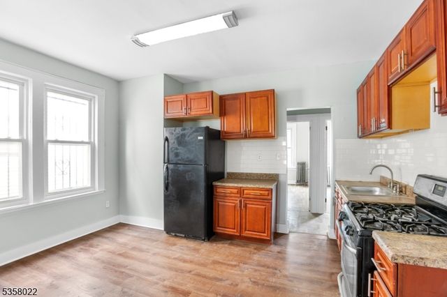 51 Schley St, Newark City, NJ 07112