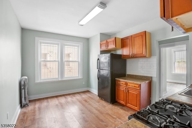 51 Schley St, Newark City, NJ 07112