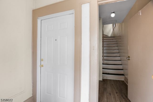 51 Schley St, Newark City, NJ 07112