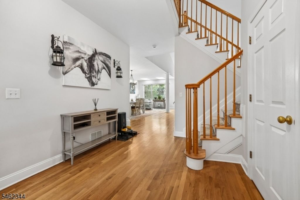 4 Meadowbrook Club Way, Far Hills Boro, NJ 07931 — photo 2
