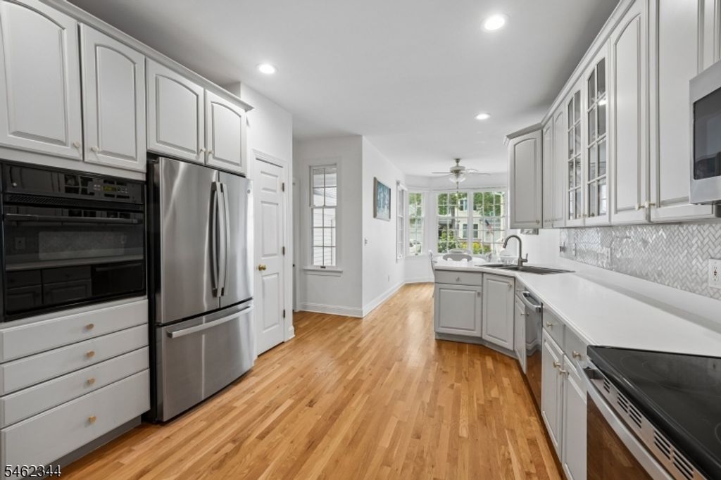 4 Meadowbrook Club Way, Far Hills Boro, NJ 07931 — photo 3