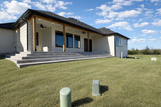 14100 E Willowgreen Ct, Wichita, KS 67230