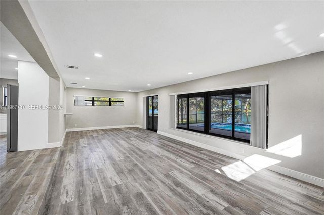 2241 NW 172nd Ter, Miami Gardens, FL 33056