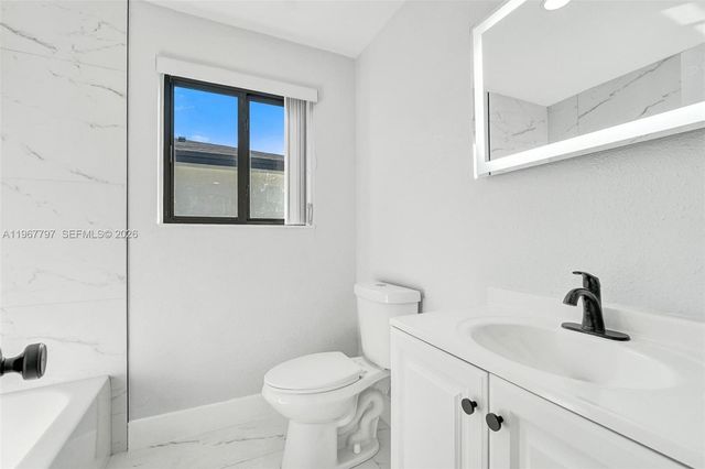 2241 NW 172nd Ter, Miami Gardens, FL 33056