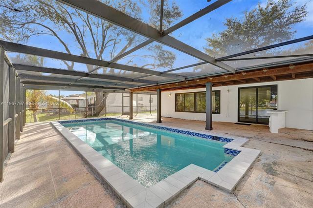 2241 NW 172nd Ter, Miami Gardens, FL 33056