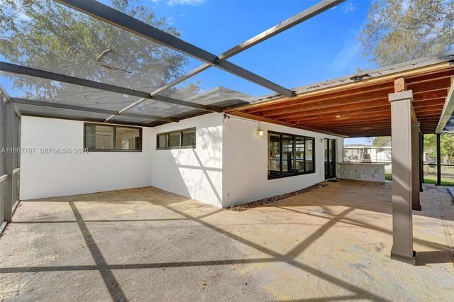 2241 NW 172nd Ter, Miami Gardens, FL 33056