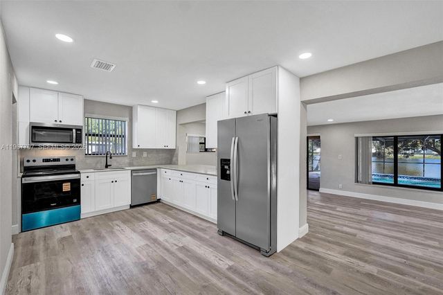 2241 NW 172nd Ter, Miami Gardens, FL 33056